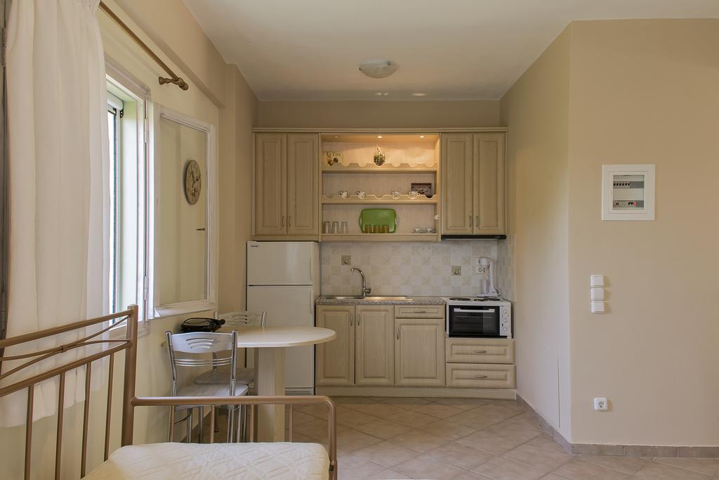 Muses Villas Foinikounda Chambre photo