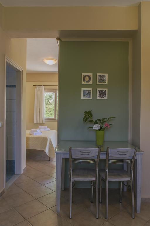 Muses Villas Foinikounda Chambre photo